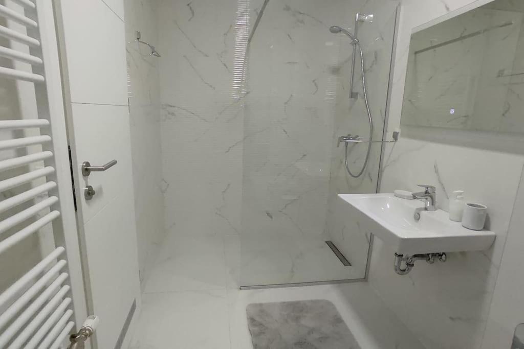Sarajevo Tower - New Apartment Экстерьер фото